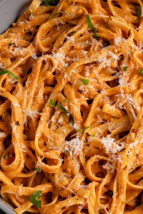 This Roasted Red Pepper Pasta Sauce served over your favorite al dente pasta makes the perfect weeknight meal. It's made with oven-roasted peppers and tomatoes, then blended until creamy and finished with fresh herbs. #roastedredpepper #redpepperpasta #creamyredpepper #veganpasta #blenderpastasauce #roastedtomatosauce #veganpasta #vegandinner #veganentree #sweetsimplevegan #vegan Roasted Red Pepper Pasta Sauce, Pepper Pasta Sauce, Red Pepper Pasta Sauce, Roasted Red Pepper Pasta, Red Pepper Pasta, Roasted Tomato Sauce, Vegan Entree, Pepper Pasta, Roasted Red Pepper