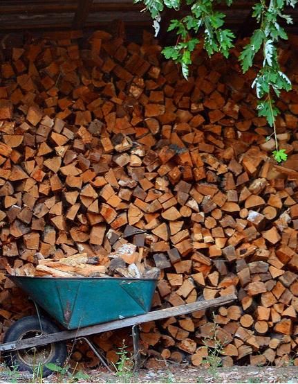 Your trusted firewood and tree service company in the Minneapolis area | www.ronstreeserviceandfirewood.com | #trees Burn Wood, Wood Stacking, Cabin In The Mountains, Wood Pile, Farm Lifestyle, Firewood Storage, Got Wood, Tree Service, Down On The Farm