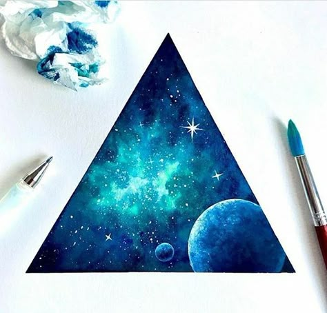 Watercolor Space Art, Triangle Painting Ideas, Galaxy Painting Ideas, Galaxy Planets Painting, Watercolour Space Painting, Blue Galaxy Painting, Galaxy Painting With Planets, Watercolour Space, Triangle Painting