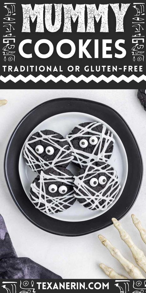 Mummy Cookies - Texanerin Baking Halloween Desserts Cookies, Festive Dessert Recipes, Mummy Cookies, Easy Halloween Cookies, Healthy Halloween Food, Vegan Candy, Candy Eyes, Black Cocoa, Vegan Halloween