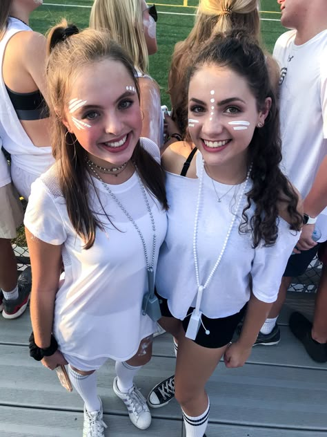 College Face Paint, Field Day Face Paint, Football Face Paint High School, School Face Paint Spirit, Cheer Face Paint Ideas, Pep Rally Makeup, Face Paint For Football Games, Sports Day Makeup, Pep Rally Face Paint