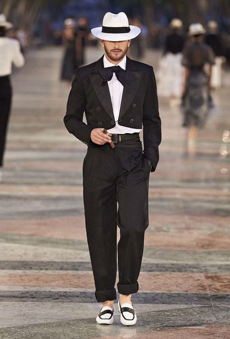 Chanel Chanel Men, Country Gentleman, Informal Dress, Stella Tennant, Cruise Fashion, Chanel Fashion Show, Chanel Resort, Chanel Cruise, Chanel Inspired