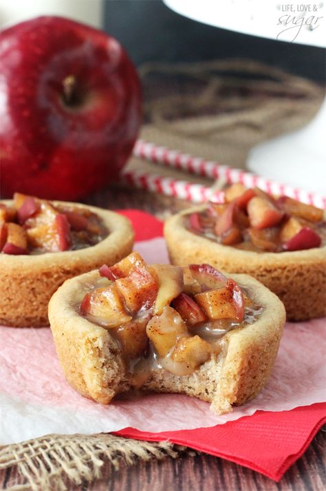 Caramel apple cookie cups..... Wow. These must be good. How could they not? I haven't made them YET. BUT I WILL! Life Love And Sugar, Caramel Apple Cookies, Sugar Cookie Cups, Apple Cookie, Brown Sugar Cookies, Apple Cookies, Apple Pies, Cookie Cups, Fun Recipes