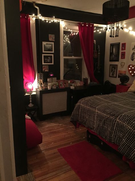 My bedroom all DIY. Part 1 White Red Room Aesthetic, Black Red Room Ideas, Chicana Bedroom, Chola Rooms Aesthetic, Red Bedroom Aesthetic Grunge, 2000s Bedding, Red And Black Room Ideas Bedrooms, Red Y2k Room, Red Room Inspiration