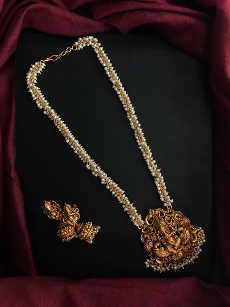 Temple Jewellery Designs, Vintage Indian Jewelry, Goddess Laxmi, Keep Me Stylish, Temple Jewelry Necklace, Gold Temple Jewellery, Antique Gold Jewelry Indian, Pearl Necklace Designs, Fancy Jewellery Designs