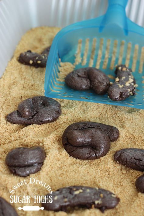 Cat Poop Cookies for April Fool's Day - Sweet Dreams and Sugar Highs Litter Box Cake, Poop Cake, April Fools Food, Kitty Litter Cake, Menu Halloween, Office Halloween, Dream Cake, Halloween Snacks, Halloween Food For Party