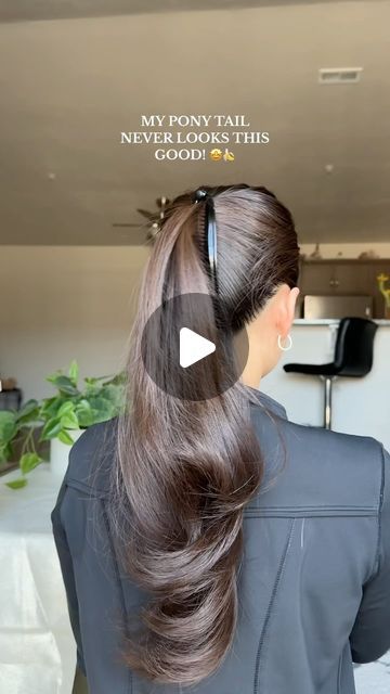 About Her Hair on Instagram: "@abigaillinnn shares how using a banana clip gave her ponytail an upgrade 💕 . . . . . #hairgoals #hairspo #hairstyling #hairstyle #hairstyles #hairstylegoals #hairstyles_ideas__ #hairstyled #haircute #hair #hairofinstagram #hairdo #hairstyleideas #ponytail #bananaclip #hairclip #accessories #girlsaccessories #hairaccessories #hairtutorial #hairstyletutorial #hairtutorials #tutorialhair #instahair #tutorialhairdo #hairvideo #hairvideos" Banana Clip Hairstyles Black Women, Hairstyles With Banana Clips, How To Use A Banana Clip, Banana Hair Clip Hairstyles, Banana Hairstyle, Banana Clip Hairstyles, Hairclip Hairstyle, Hair Clip Ponytail, Hair Clip Hairstyles