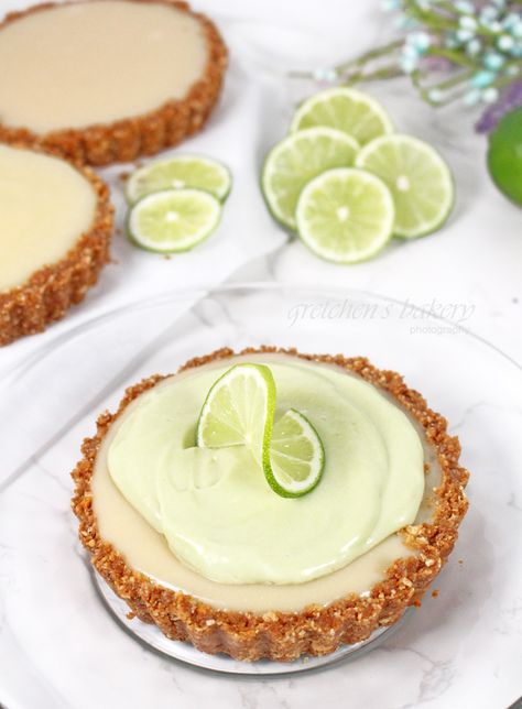 Next Level Vegan Key Lime Pie Key Lime Pie Cheesecake, Vegan Key Lime Pie, Vegan Bakes, Homemade Sweetened Condensed Milk, Vegan Pies, Key Lime Pies, Vegan Key Lime, Key Lime Desserts, Tarte Vegan