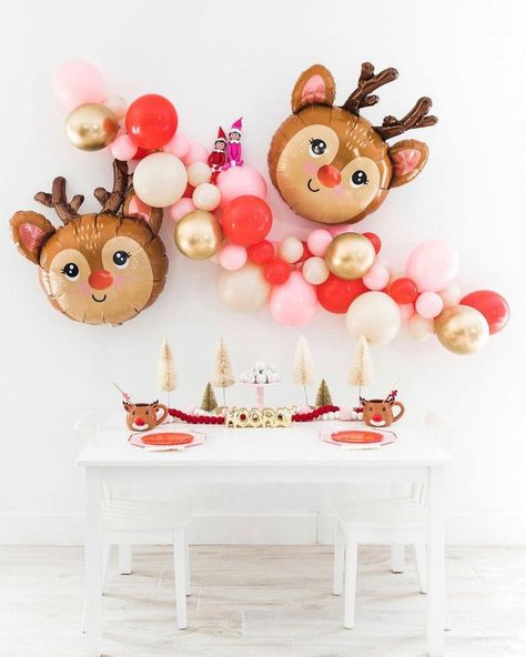 Reindeer Balloon, Gingerbread House Parties, Christmas Party Themes, Happy December, Kids Christmas Party, Christmas Birthday Party, Christmas Balloons, Happy Party, Sweet Christmas