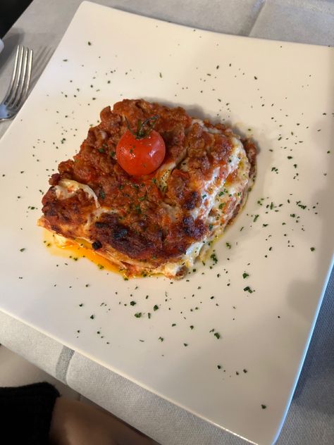 Lasagna Plating, Lasagna Aesthetic, Italian Lasagna, Food Italy, Food Italian, Italy Milan, Food Tech, Food Sketch, Sketch Ideas