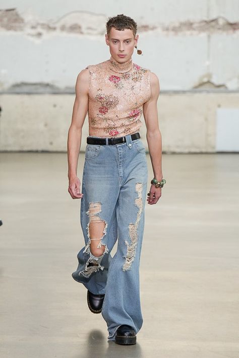 Mens Runway 2023, Mens Fashion Runway, Jeans Runway, Fashion Week 2023, Paris Fashion Week Runway, Dragon Year, Vogue Men, Y2k Party, 2023 Ss