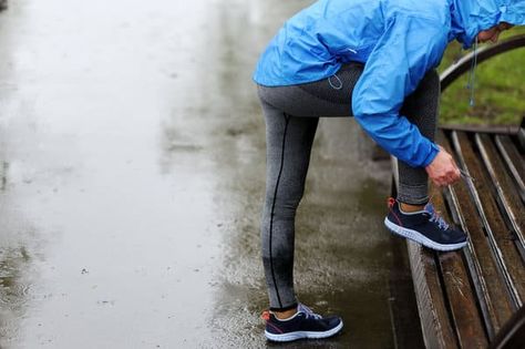 If your next run involves rain, here are some tips to stay comfortable (if not exactly dry!). Colleen Quigley, Rain Running, Best Running Gear, Best Rain Jacket, Running In The Rain, City Marathon, Fall Sports, Under The Rain, Waterproof Rain Jacket