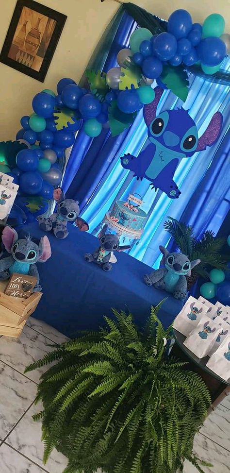 Stitch Birthday Party Outfit, Stitch Birthday Party Ideas For Boys, Stitch First Birthday Party, Stitch First Birthday, Stitch Baby Shower Theme Boy, Stitch Decorations Party, Stitch Baby Shower Ideas, Stitch Baby Shower Theme, Cumple De Stitch Ideas