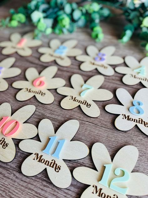 Acrylic Drink Stirrers, Milestone Markers, Wood Laser Ideas, Acrylic Gift, Laser Cut Wood Crafts, Laser Projects, Baby Monthly Milestones, Laser Engraved Ideas, Engraved Flower