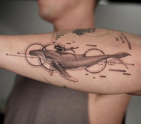 Tattoo Sea Creatures, Small Rat Tattoo, Tattoo Whale, Scuba Tattoo, Tattoo Hummingbird, Whale Shark Tattoo, Compass Tattoo Design, Sea Tattoo, Whale Tattoos