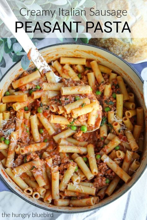 Peasant Pasta, Creamy Italian Sausage Pasta, Rustic Pasta, Pasta With Italian Sausage, Pasta Simple, Italian Sausage Pasta, Rachael Ray Recipes, Hot Sausage, Hot Italian Sausage