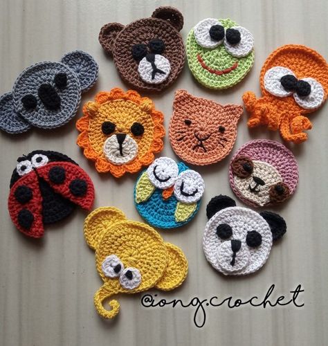 Lion Applique, Crochet Applique Patterns Free, Diy Crochet Patterns, Crochet Bookmark Pattern, Crochet Coaster Pattern, Pola Amigurumi, Crochet Hair Accessories, Crochet Bookmarks, Granny Square Crochet Pattern