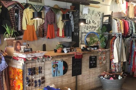 The 6 Best Second-Hand Shops in Amsterdam Fem Fem, Vintage Store Displays, Vintage Thrift Stores, Amsterdam Shopping, Cute Coffee Shop, Decorating Bookshelves, Second Hand Furniture, Second Hand Shop, Resale Shops