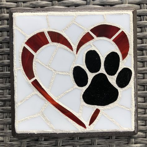 Glass Garden Flowers Diy, Mosaic Pavers, Mosaic Designs Pattern, Dog Mosaic, Mosaic Dog, Mermaid Mosaic, Sunflower Mosaic, Stained Glass Cardinal, Heart Mosaic