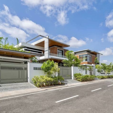 Aesthetic Courtyard, Calm Aura, Inclined Studio, Brick And Concrete, Modern Hotel Room, Compound Wall Design, Lush Landscape, Small House Interior, Bungalow House Design