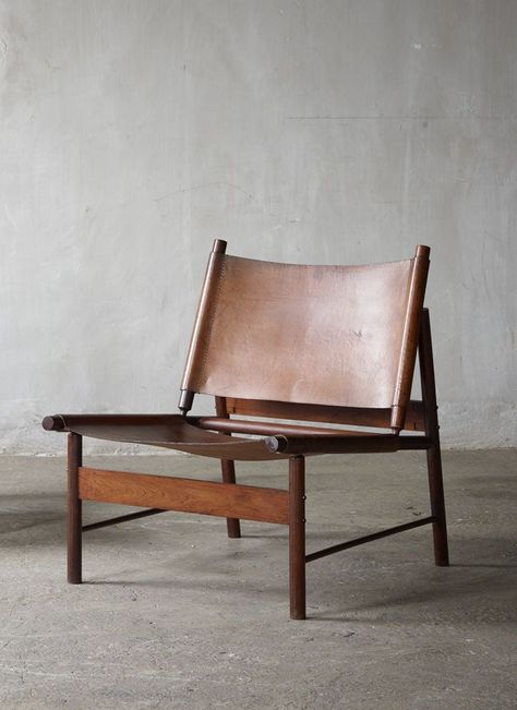 Jorge Zalszupin - Rosewood & Leather Lounge Chair (1955) Dark Leather Chair, Wood And Leather Chair, Wood Leather Chair, Brown Leather Chair, Elevated Essentials, Wood Lounge Chair, Sitting Chair, Element Earth, Urban Interiors