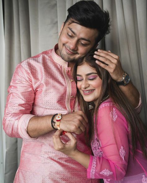 Rakha Bandhan, Anam Darbar, Sisters Photography Poses, Brother Poses, Brother Sister Poses, Brother Sister Pictures, Brother Sister Photography, Awez Darbar, Brother Sister Photos