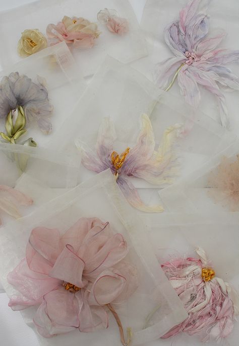 Samples of flowers on Behance Organza Flower Embroidery, Flowers In Fashion, Flowers Textiles, Textiles Samples, Couture Flowers, Textile Surfaces, Surface Embellishment, Embroidery Organza, Textile Flowers