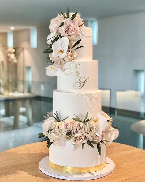 Luxe Wedding Cake, Wedding Cake Mariage, Wedding Ideas Cake, Floral Cake Design, 4 Tier Wedding Cake, Silver Wedding Cake, Spring Wedding Cake, Square Wedding Cakes, Dream Wedding Cake