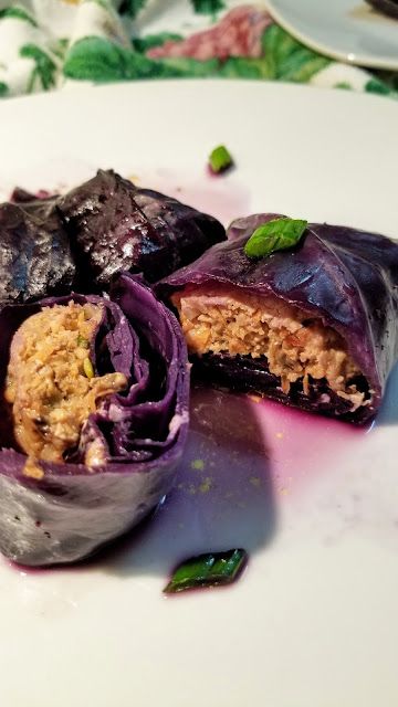 Hot and Cold Running Mom - Just my Stuff: Asian Red Cabbage Rolls Stuffed Red Cabbage, Recipe For Red Cabbage, Purple Cabbage Recipe, Cabbage Ideas, Cabbage And Mushrooms, Sauteed Red Cabbage, Red Cabbage Recipes, Mushroom Stuffed, Spicy Eggs