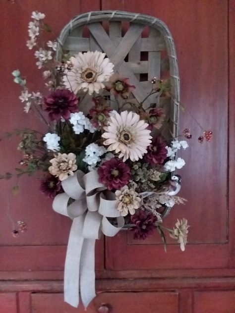 Wall Flower Basket, Flat Basket Decor Ideas, Sunrise Decor, Diy Summer Wreath, Large Wreaths, Farmhouse Basket, Summer Wall Decor, Silk Wreaths, Basket Wreath