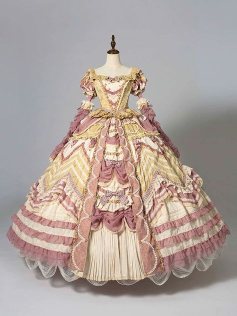 Old Fancy Dresses, Ball Room Dress To Impress, Traditional French Clothing, Roccoco Dresses, Victorian Dress Gown, Victorian Ball Gowns, Victorian Era Dresses, Fairytale Fashion, Old Fashion Dresses