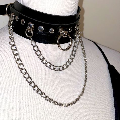 Boutique Vegan Leather Punk/Goth Choker - Nwt Silver Hardware O-Ring, Waterfall Chains And Studs Decor At Throat Adjustable Buckle Osfa Choker Collar Leash, Goth Wishlist, Oily Skin Moisturizer, Goth Collar, Buckle Choker, Skull Collar, Alt Accessories, Dark Gothic Fashion, Grunge Chokers