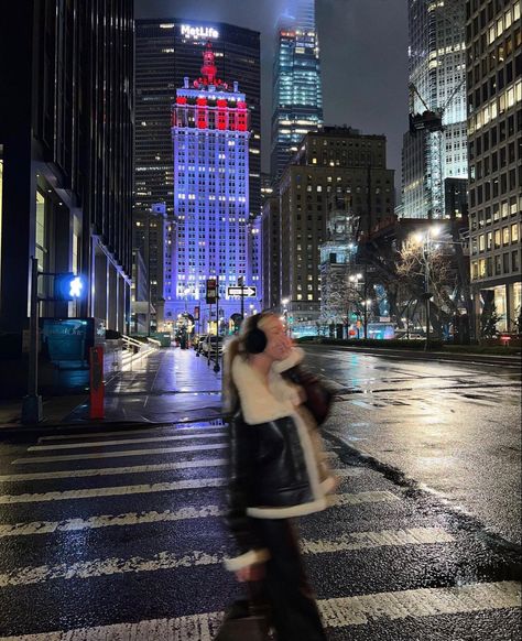 18th Photoshoot, Nyc Pics, Nyc Winter Outfits, Looks Adidas, New York City Pictures, 00s Mode, Stile Blair Waldorf, Photo New York, Adrette Outfits