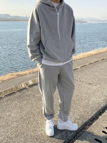 Co Ord Outfit Men, Male Grey Sweatpants Outfit, All Grey Mens Outfit, Men's Hoodies Outfit, Men Hoodie Style, Grey Hoodie Outfit Men Aesthetic, Casual Sweatpants Outfit Men, Joggers Hoodie Outfit, Casual Style Men Outfits