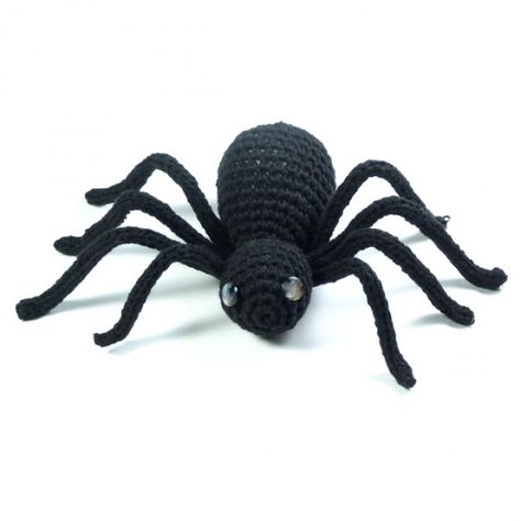 Free Crochet Patterns for Halloween Spiders! Crochet these awesome creepy crawlies for yourself or as a scary Halloween present for your friends! Yule Spider, Knit Spider, Knitted Spider, African Fairy, Spider Crochet, Lavender Chair, Crochet Spider, Halloween Spiders, Spider Pattern