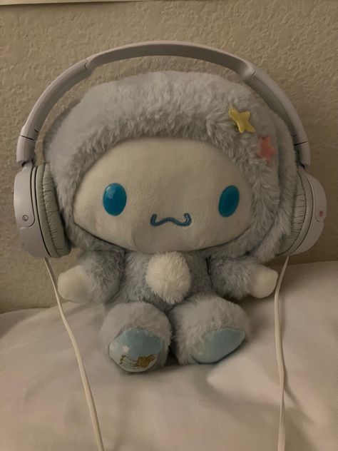 Cinamoroll Plush, Cinnamoroll Aesthetic, Sanrio Core, Sanrio Plushies, Images Hello Kitty, Cute Squishies, Hello Kitty Aesthetic, Hello Kitty Characters, Sanrio Wallpaper