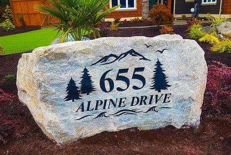 Rock Address Sign, Address Boulder Landscape, Boulder Painting Ideas, Painted Boulders, Boulder Painting, Address Sign Ideas, Rock Engraving, Address Stone, Boulder House