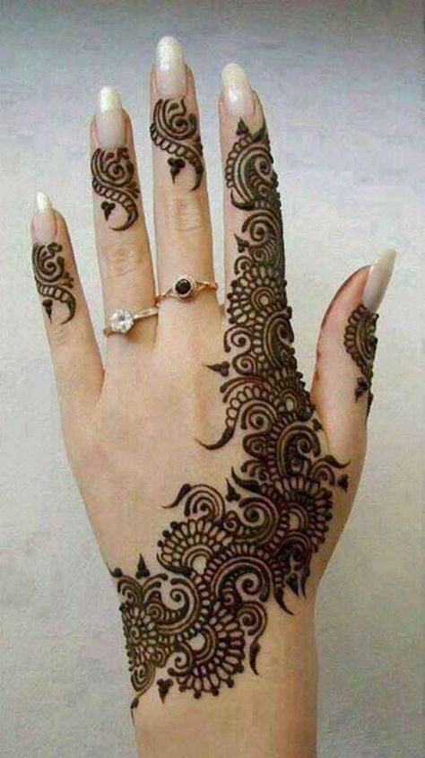 20 Latest and stylish one line Mehndi Designs for Hands Henne Tattoo, Modern Henna Designs, Henna Art Designs, Latest Henna Designs, Pretty Henna Designs, Henna Tattoo Designs Simple, Beautiful Henna Designs, Mehndi Designs For Girls, Mehndi Design Images