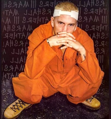 Eminem In A Suit, Eminem My Band, Eminem Early 2000s, Eminem With Fans, Eminem With Bandana, Eminem Shirtless Slim Shady, Eminem Photos, Eminem Rap, Blossom Branch