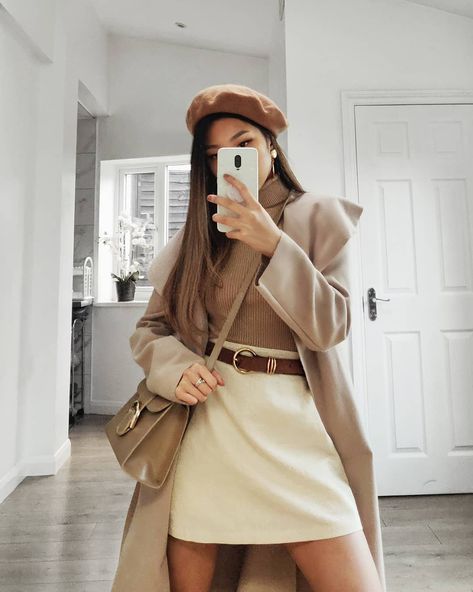 Light Earth Tone Outfits, Minimalist Earth Tone Fashion, Outfit Earth Tones Casual, Casual Earth Tone Outfits, Earth Tone Winter Outfit, Earthtone Outfits Earth Tones, Basic Earth Tone Outfit, Earth Tone Outfits Women, Dark Academia Aesthetic Fashion Summer