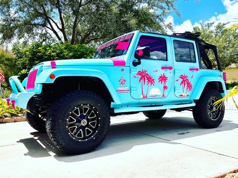 Preppy Jeep Wrangler, White Jeep Wrangler With Teal Accents, Girl Jeep Wrangler Ideas, Turquoise Jeep Wrangler, Teal Jeep Wrangler, Preppy Jeep, Cute Jeeps, Cool Jeeps Wrangler, Teal Jeep