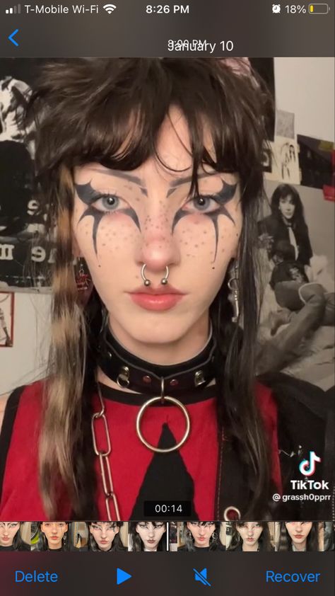 Eyeliner Inspiration, Body Modification Piercings, Punk Makeup, Alt Makeup, Super Rich Kids, Rich Kids, Body Modifications, Make Me Up, Creative Makeup