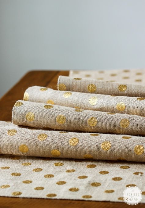 Inspired By Charm, Burlap Runners, Table Runner Diy, Burlap Table, Burlap Crafts, Burlap Table Runners, Autumn Decorating, Table Runners Wedding, Gold Polka Dots