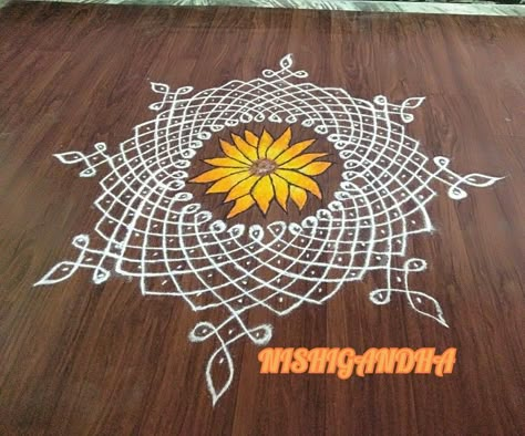 Sun Rangoli, Pongal Rangoli, Kambi Kolam, Dots Kolam, Pulli Kolam, Rangoli Designs Photos, Rangoli Simple, Sikku Kolam, Rangoli Designs Latest