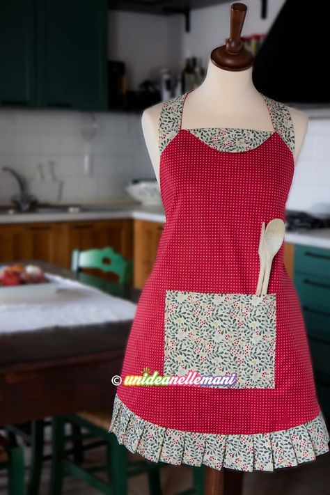 Grembiule fai da te da cucina doubleface: ecco come cucirlo! Dress Couture, Couture Dresses, Apron, Christmas Crafts, Shabby Chic, Projects To Try, Couture, Sewing