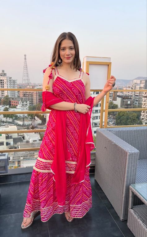 You can easily shop this dress just DM or comment below Bandhani Suit Design, Rajasthani Kurti, Cotton Dress Pattern Indian, Sleeveless Kurta, Floral Dresses With Sleeves, Haldi Outfits, Trendy Outfits Indian, Bandhani Dress, Outfits Indian