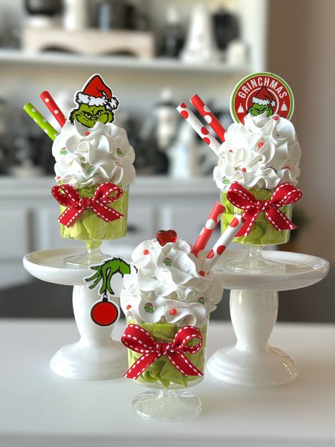 Christmas mini parfait with faux whipped cream topper / mini mug / fake bakes by TNSouthernCraftingCo on Etsy Candyland Ornaments Diy, Christmas Fake Bakes, Fake Bake Christmas, Marshmallow Decor, Grinch Food, Fake Icing, Xmas Cupcakes, Christmas Chocolate Desserts, Fake Desserts