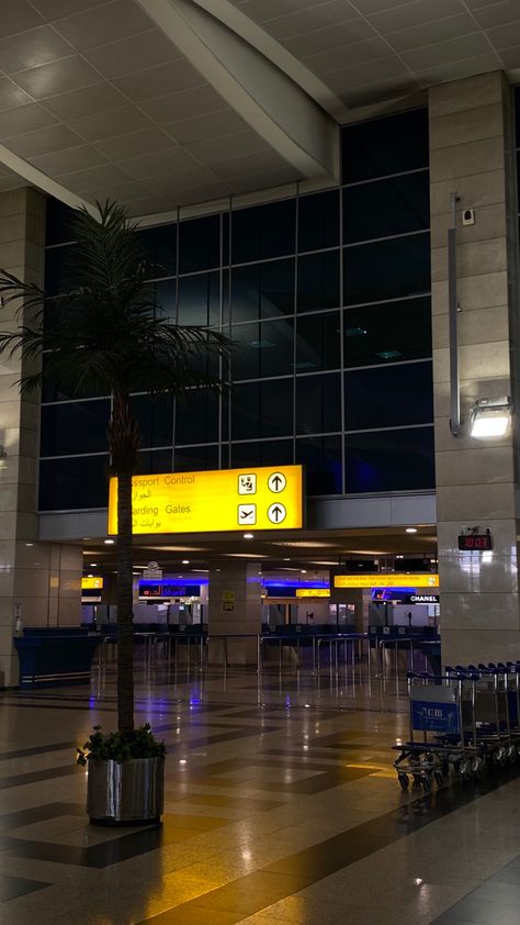 Oman Airport Aesthetic, Cairo Airport Snapchat, New Cairo Egypt, Fake Airport Snaps Night, Airports At Night, Cairo Aesthetic Night, Cairo Airport Egypt, Late Night Airport Aesthetic, Dubai Airport Night