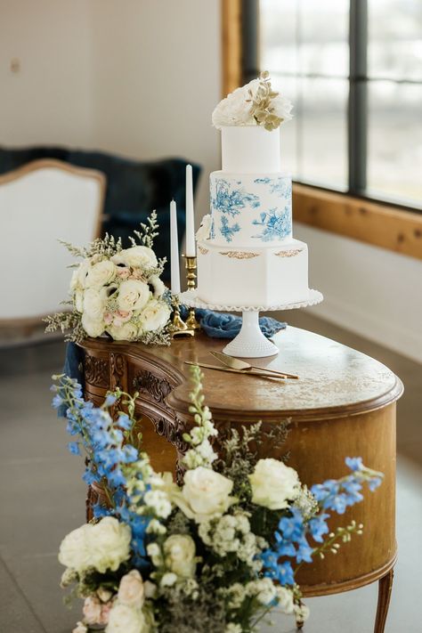 French Vintage Wedding, French Style Wedding, Boise Wedding, French Country Wedding, Country Wedding Inspiration, Vintage Wedding Cake, Country Wedding Cakes, White Charger, Nampa Idaho