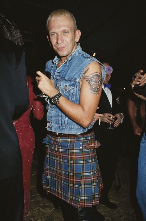 mesh Jean Paul Gaultier 2023, Styling Corset, Vivienne Westwood Tartan, Menswear 2024, Jean Paul Gaultier 90s, 1990s Fashion Trends, Breaking Stereotypes, Guys In Skirts, Tartan Fashion